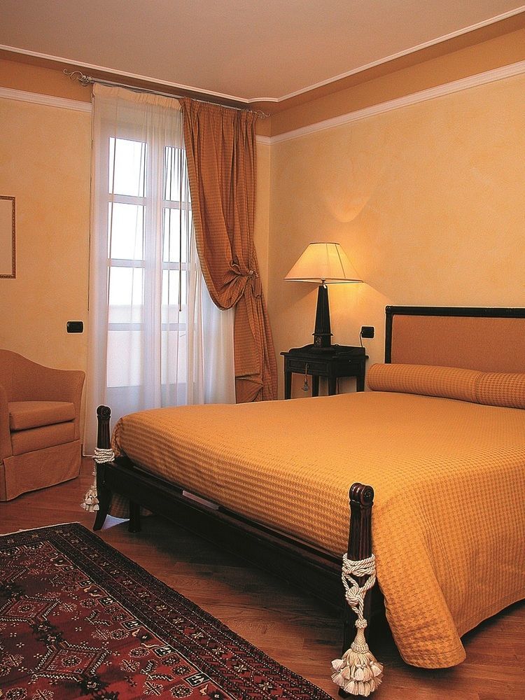 Albergo Castiglione Langhe 郎世宁蒂内拉 外观 照片