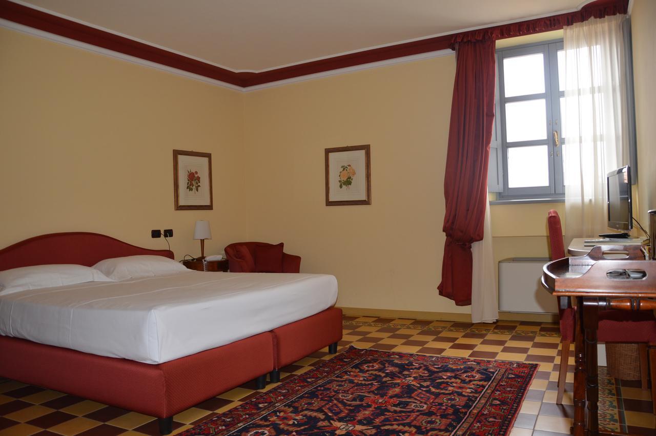 Albergo Castiglione Langhe 郎世宁蒂内拉 外观 照片