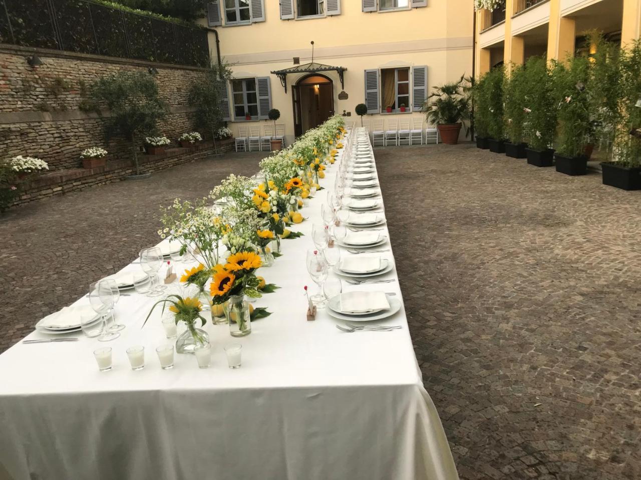 Albergo Castiglione Langhe 郎世宁蒂内拉 外观 照片