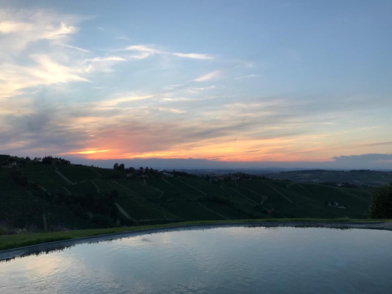 Albergo Castiglione Langhe 郎世宁蒂内拉 外观 照片